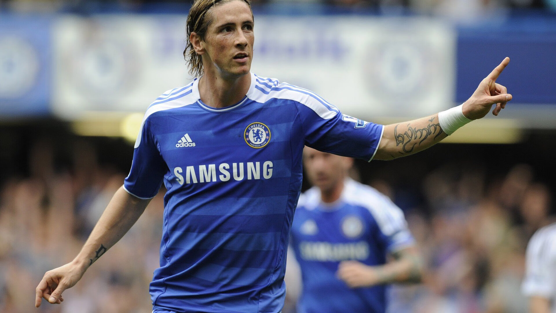 单前锋战术是否更适合现代紧凑防守节奏，4231单前锋特点